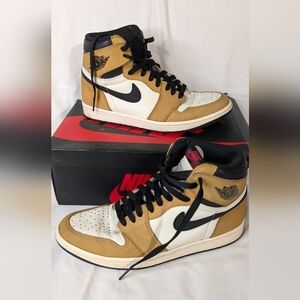 JORDAN 1 RETRO HIGH - ROOKIE OF THE YEAR - Size 9.5 Mens - 555088 700